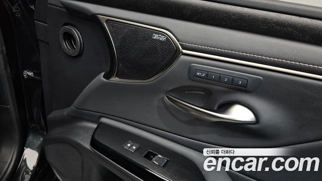 Lexus ES300h 2023 — Şəkil 38/39