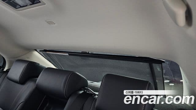 Lexus ES300h 2023 — Photo 30/39