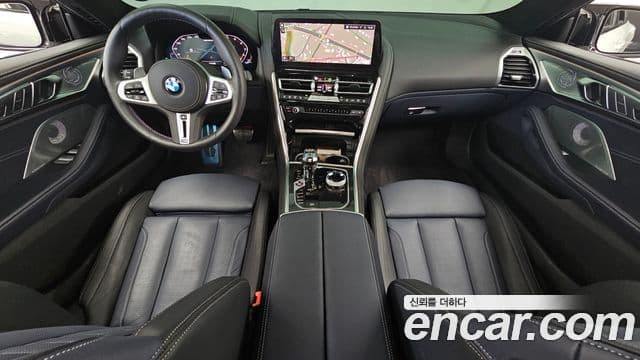 BMW 8 Series 2025 — Photo 19/20