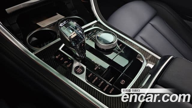 BMW 8 Series 2025 — Photo 2/20