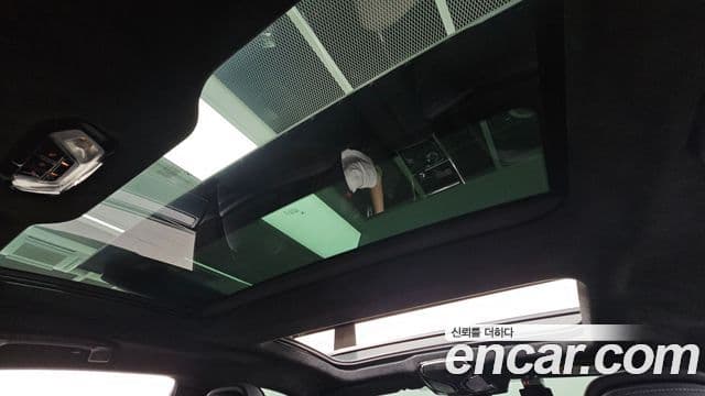 BMW 8 Series 2025 — Photo 3/20