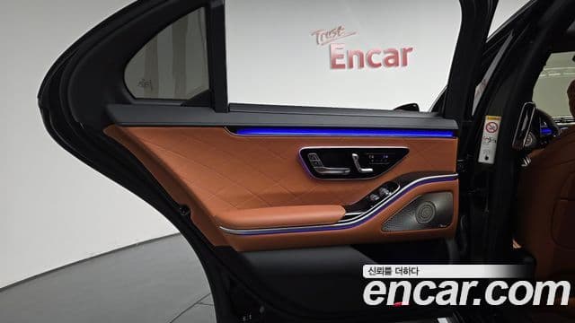 Mercedes-Benz S-Class 2021 — Photo 28/41