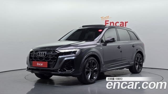Audi Q7 2025 — ფოტო 16/38