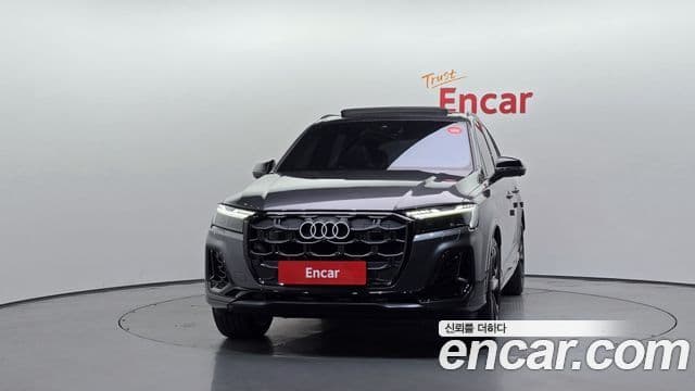 Audi Q7 2025 — ფოტო 27/38