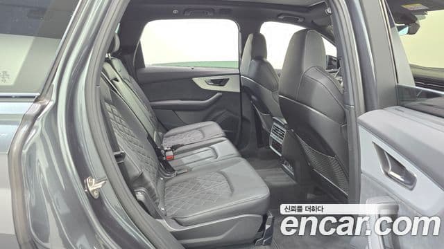 Audi Q7 2025 — ფოტო 20/38