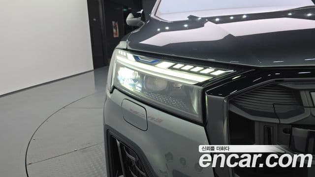 Audi Q7 2025 — Şəkil 23/38