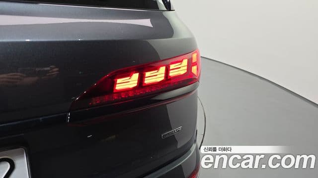 Audi Q7 2025 — ფოტო 24/38