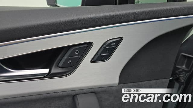 Audi Q7 2025 — ფოტო 13/38