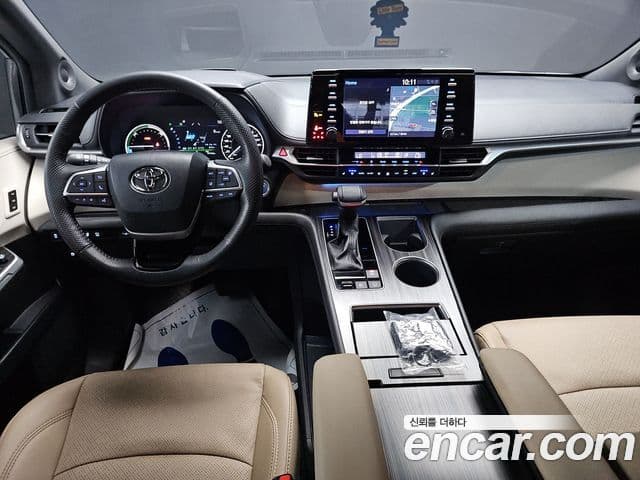 Toyota Sienna 2023 — ფოტო 7/20
