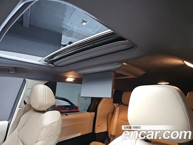 Toyota Sienna 2023 — ფოტო 11/20