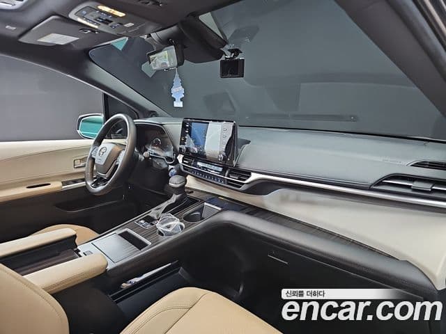 Toyota Sienna 2023 — ფოტო 6/20