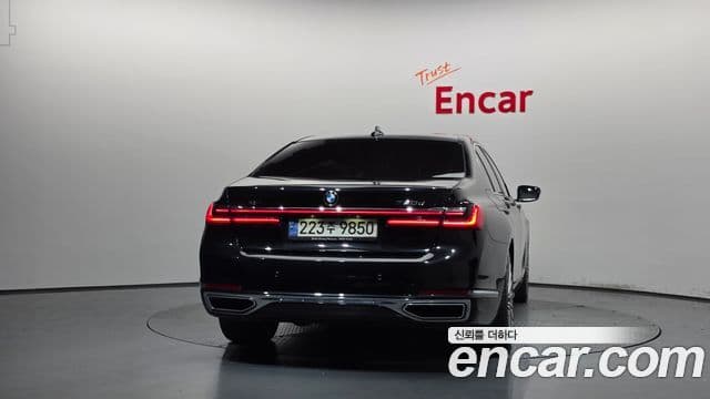BMW 7 Series 2022 — Şəkil 19/20
