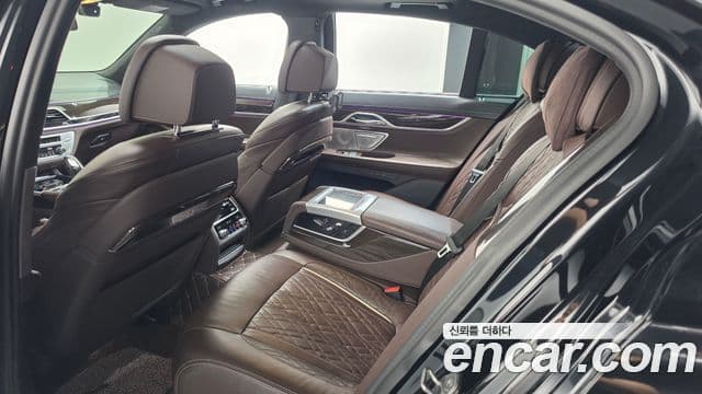 BMW 7 Series 2022 — Şəkil 17/20