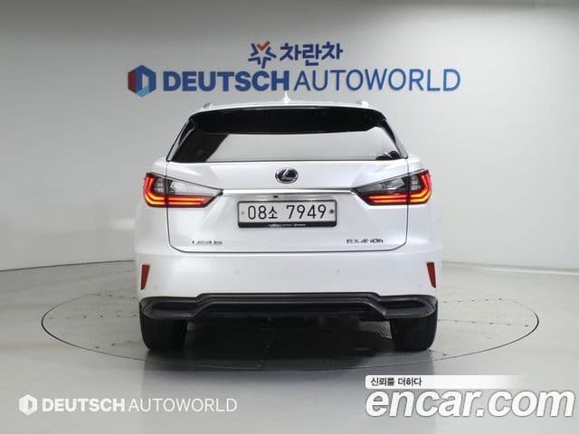 Lexus RX450h 2018 — ფოტო 15/20