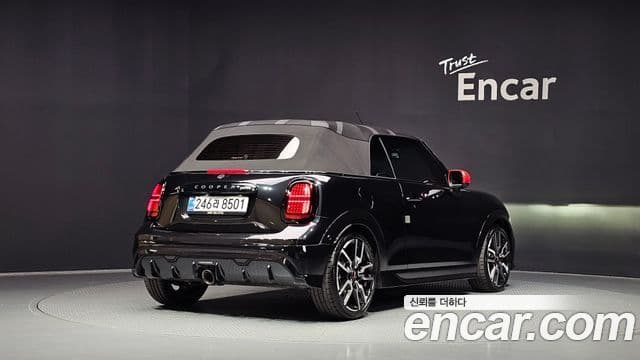 Mini Cooper S Convertible 2025 — Фото 2/20