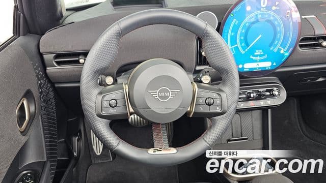Mini Cooper S Convertible 2025 — Фото 13/20