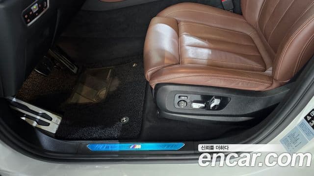 BMW X6 2021 — Photo 28/33