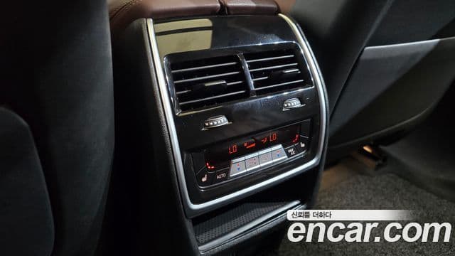 BMW X6 2021 — Photo 11/33