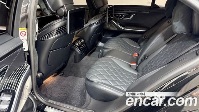 Mercedes-Benz S-Class 2023 — Photo 9/20