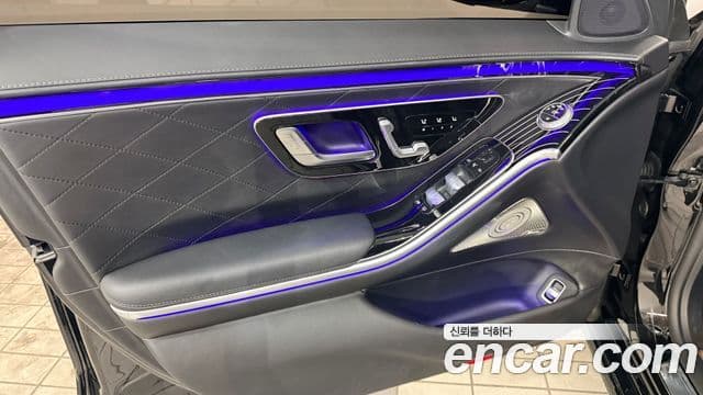 Mercedes-Benz S-Class 2023 — Photo 4/20