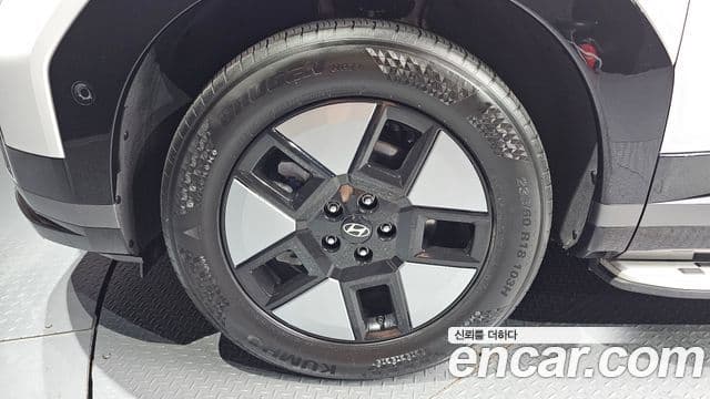 Hyundai Santa Fe 2024 — Photo 25/31
