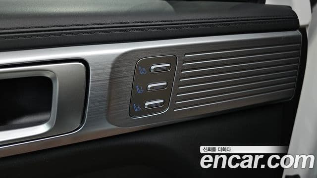 Hyundai Santa Fe 2024 — Photo 8/31