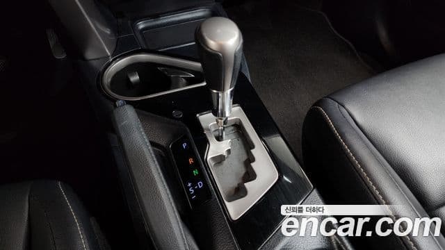 Toyota RAV4 2018 — Şəkil 18/20