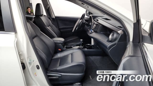 Toyota RAV4 2018 — Şəkil 3/20