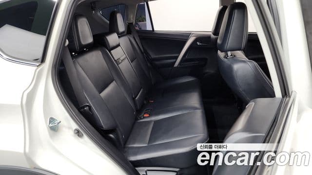Toyota RAV4 2018 — Şəkil 5/20