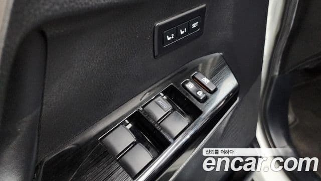 Toyota RAV4 2018 — Şəkil 15/20