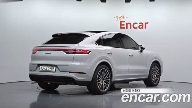 Porsche Cayenne 2022 — Photo 1/30
