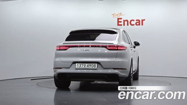 Porsche Cayenne 2022 — Photo 6/30