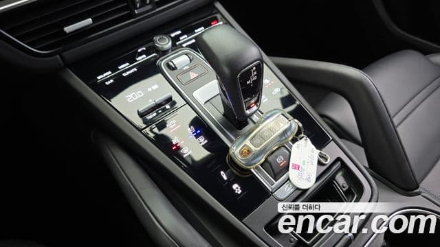 Porsche Cayenne 2022 — Photo 8/30