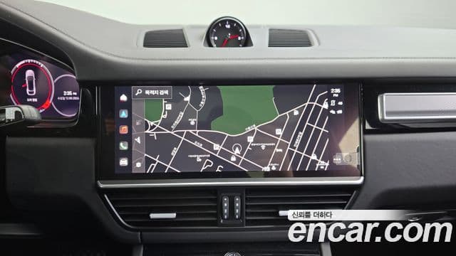 Porsche Cayenne 2022 — Photo 7/30