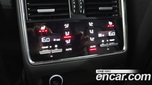Porsche Cayenne 2022 — Photo 19/30