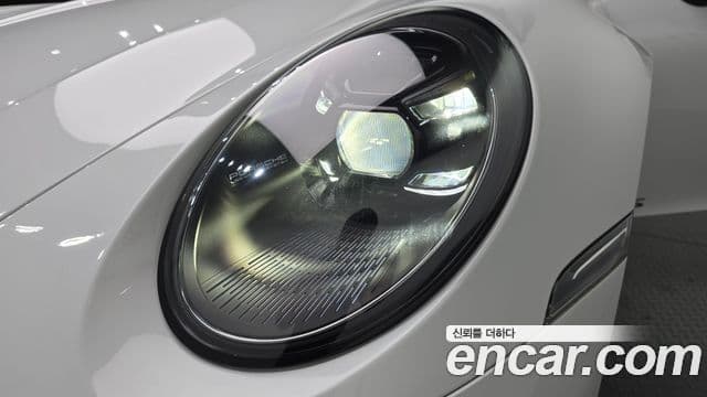 Porsche 911 2023 — Photo 18/30
