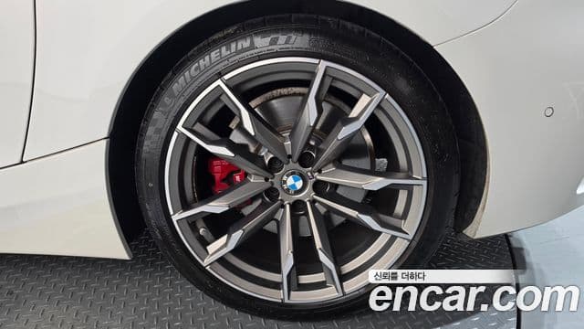 BMW Z4 2023 — Photo 9/31