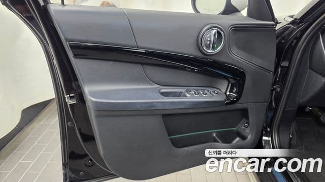 Mini Cooper D Countryman 2021 — ფოტო 4/32