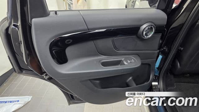 Mini Cooper D Countryman 2021 — ფოტო 32/32