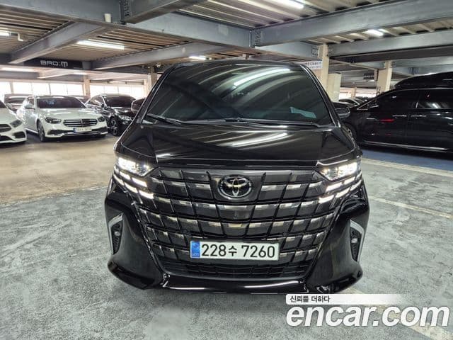 Toyota Alphard 2023 — Photo 13/20