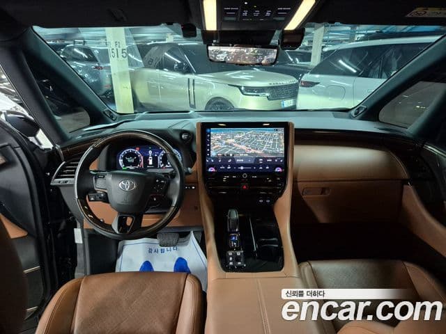 Toyota Alphard 2023 — Photo 14/20