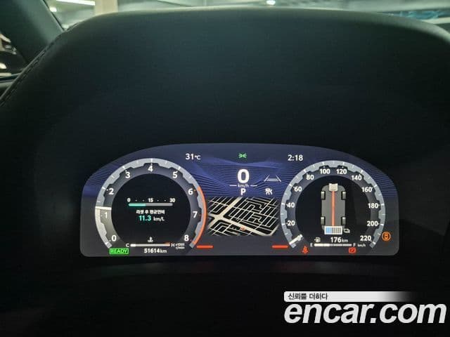 Toyota Alphard 2023 — Photo 20/20