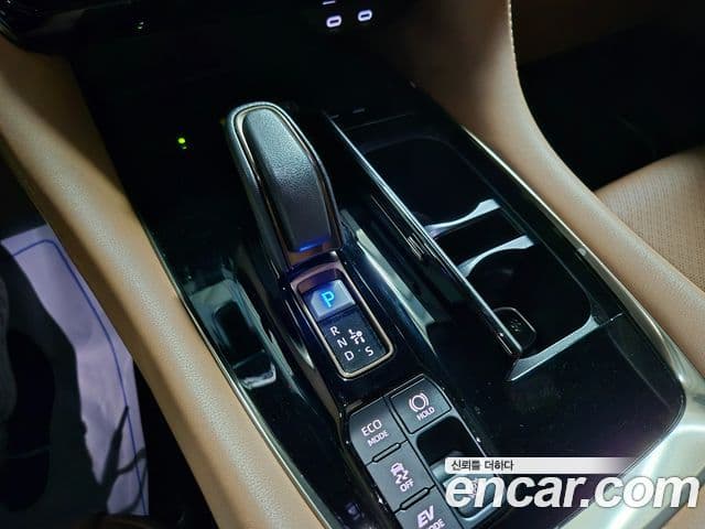 Toyota Alphard 2023 — Photo 3/20
