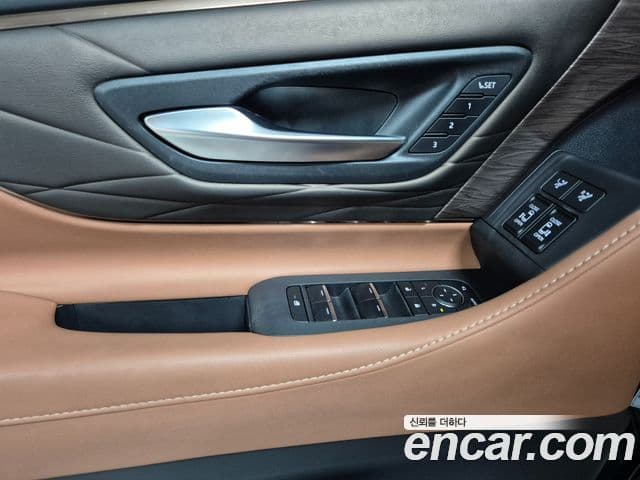 Toyota Alphard 2023 — Photo 5/20