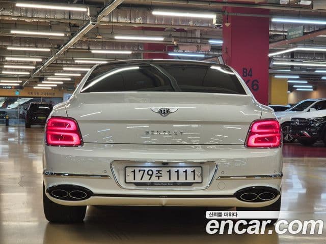 Bentley Flying Spur 2022 — Photo 4/20