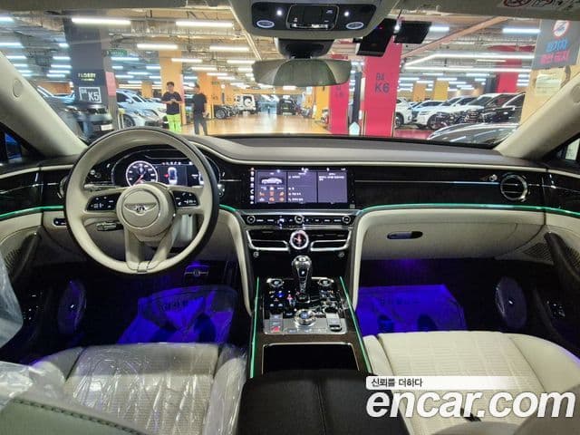 Bentley Flying Spur 2022 — Photo 2/20