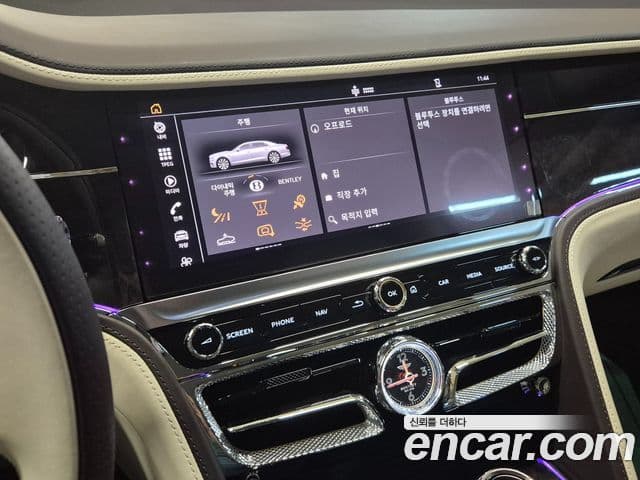 Bentley Flying Spur 2022 — Photo 10/20