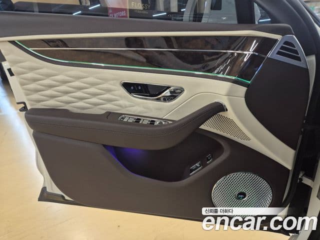 Bentley Flying Spur 2022 — Photo 12/20