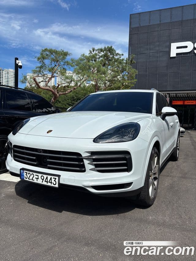 Porsche Cayenne 2019 — Photo 2/11