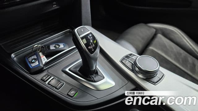 BMW 4 Series 2018 — Photo 21/32